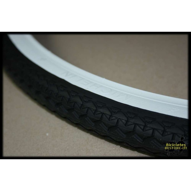 Cubierta Michelin 650 x 35B Negro/Blanco